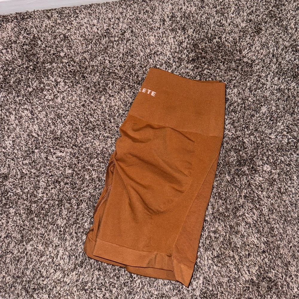 Alphalete contour amplify